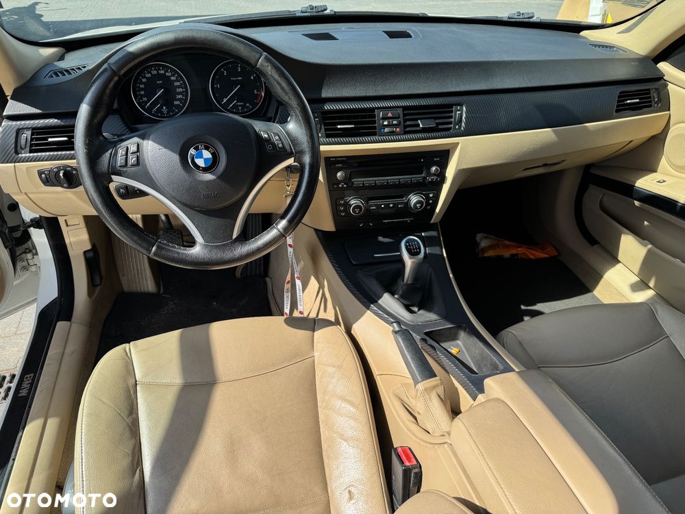 BMW Seria 3 325d - 4