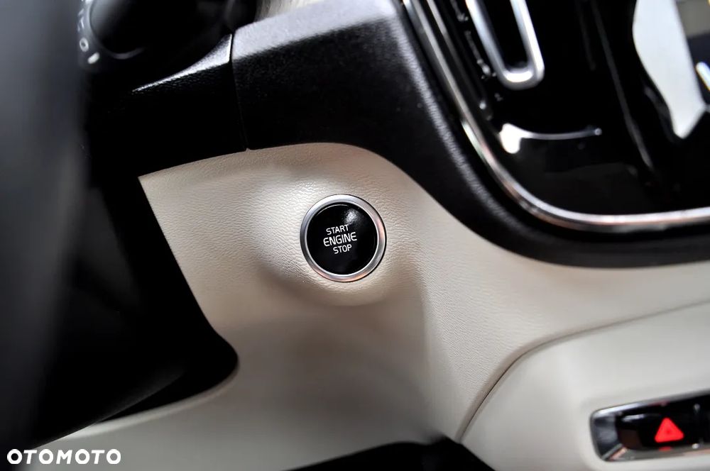 Volvo XC 40 T3 Inscription - 33