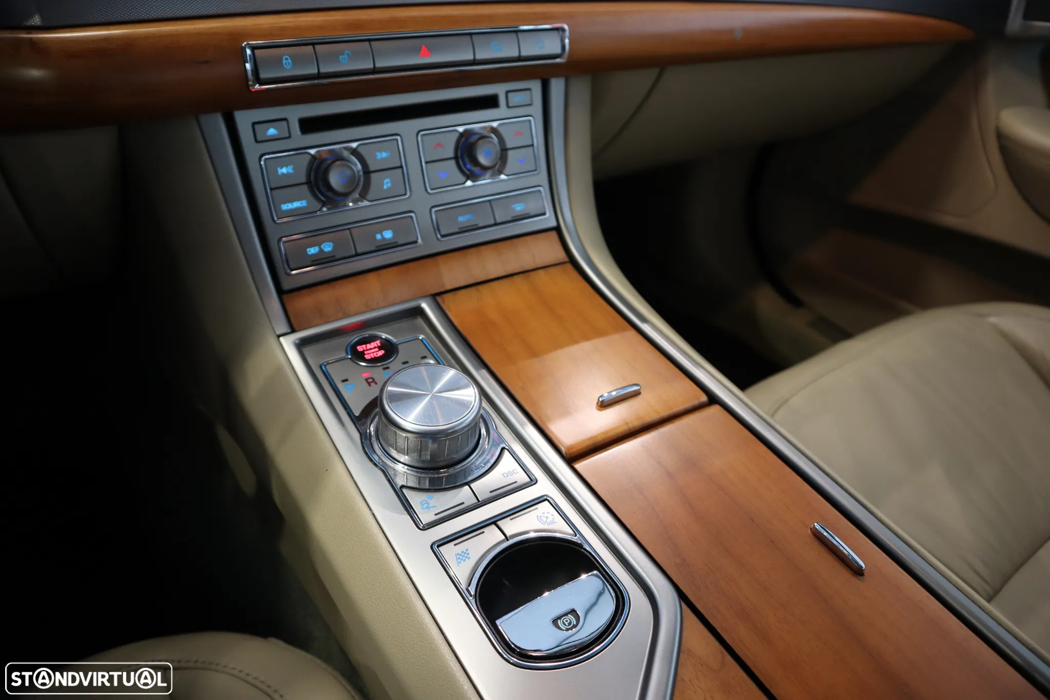 Jaguar XF 3.0 D V6 Premium Luxury - 19