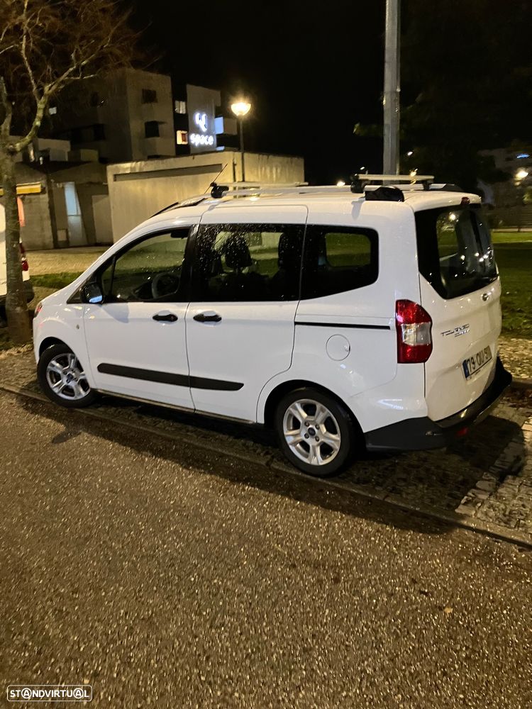 Ford Tourneo Courier 1.0 EcoBoost Ambiente - 24