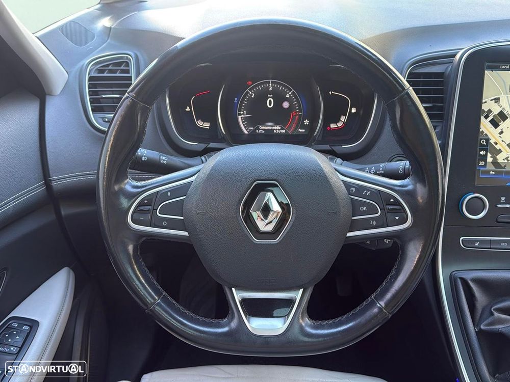 Renault Grand Scénic - 10