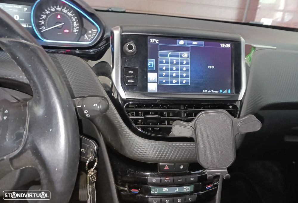 Peugeot 2008 1.2 PureTech Allure EAT6 - 16