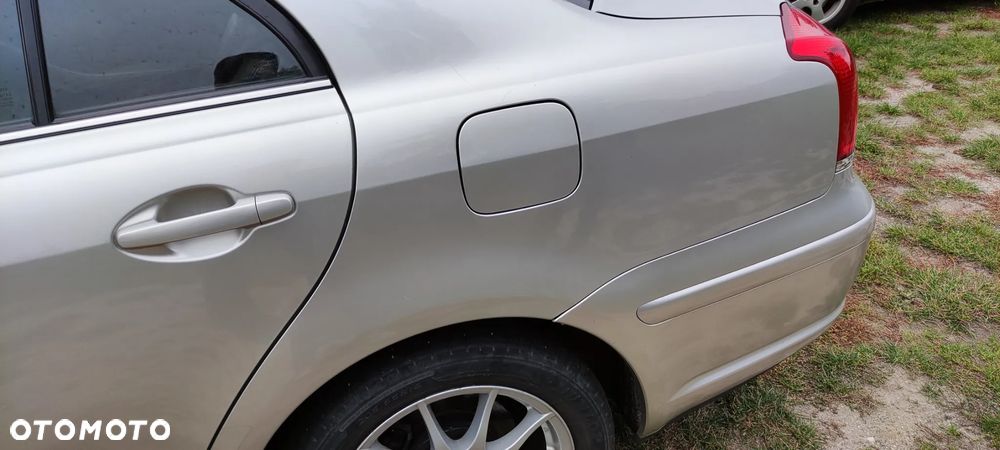 Toyota Avensis 2.0 D-4D Prestige - 23