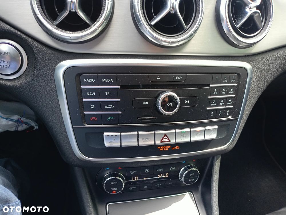 Mercedes-Benz CLA 200 7G-DCT AMG Line - 20