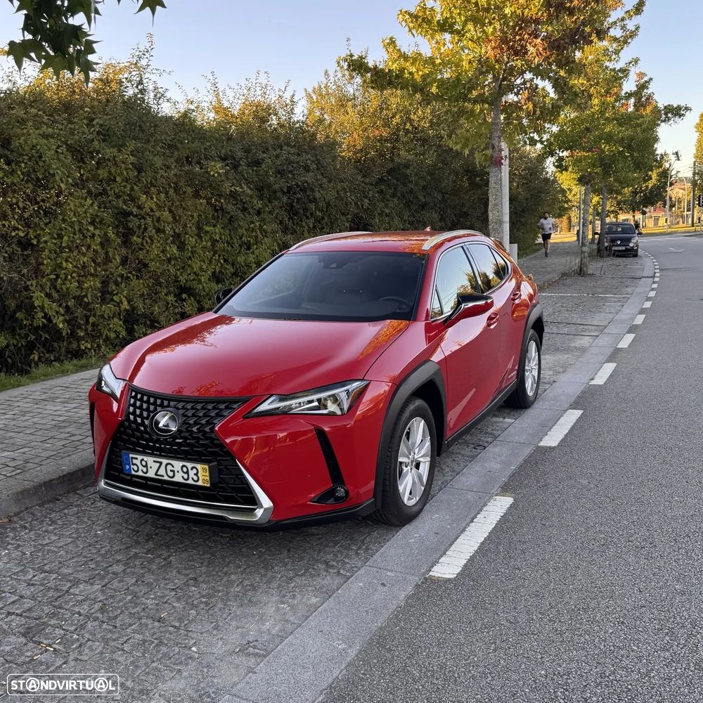Lexus UX 250h Business - 3
