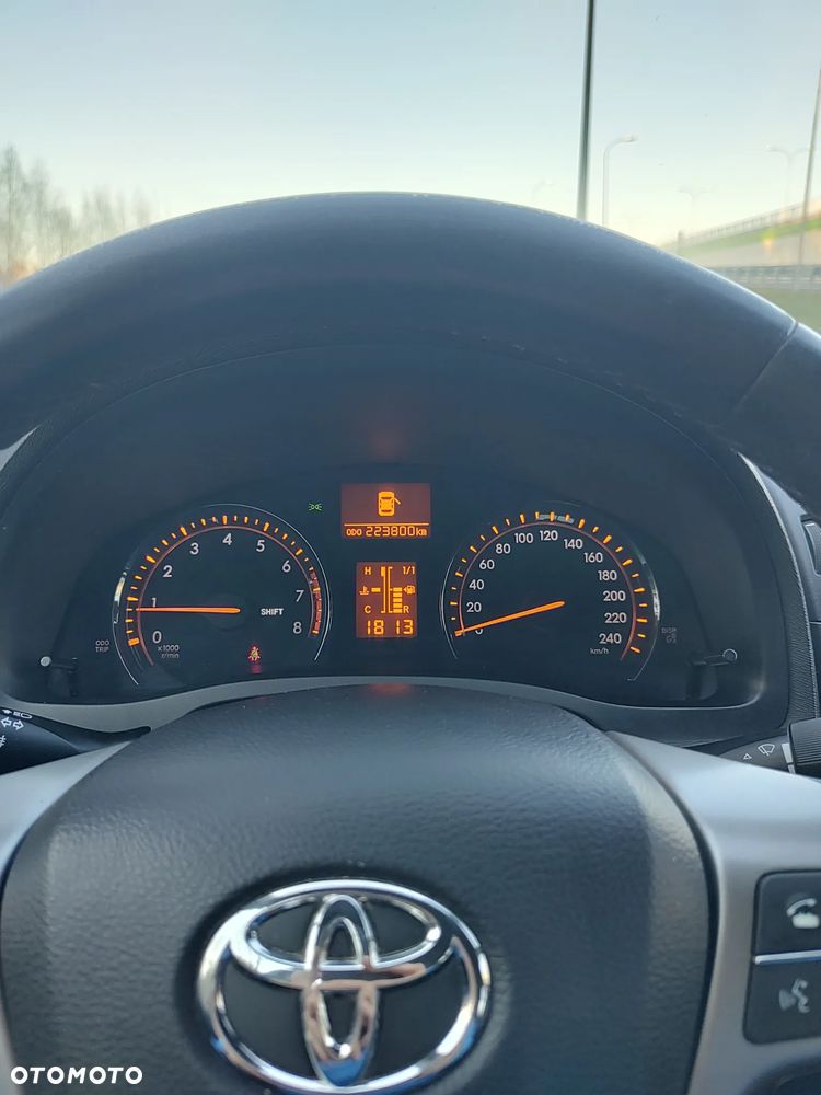 Toyota Avensis 1.8 Sol - 6