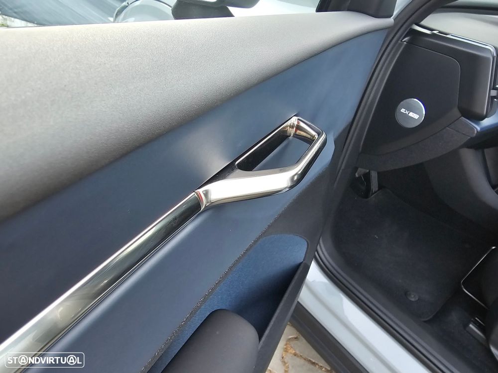 Volvo EX30 69 kWh Single Motor Extended Range Core - 39