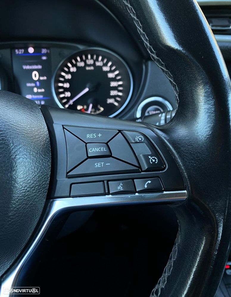 Nissan Qashqai 1.5 dCi N-Connecta J18 - 20