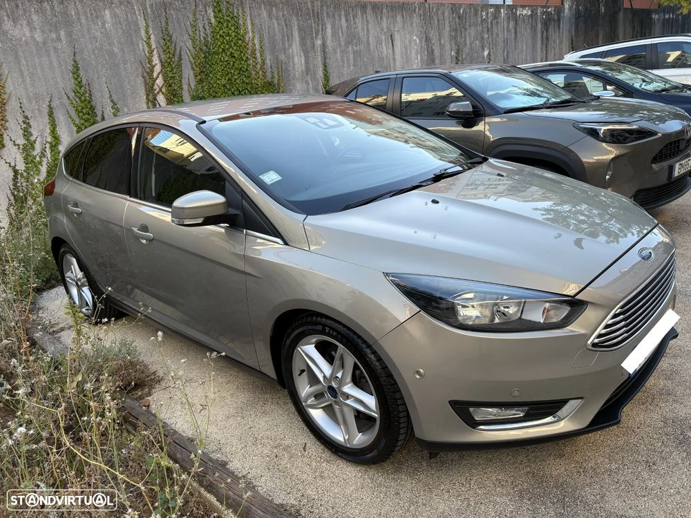 Ford Focus 1.0 EcoBoost S&S TITANIUM - 2