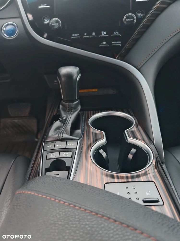 Toyota Camry 2.5 Hybrid Prestige CVT - 17