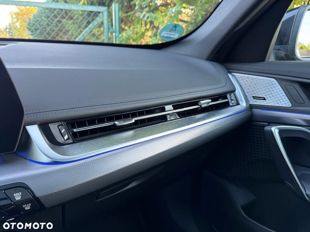 BMW X1 xDrive23d M Sportpaket - 16