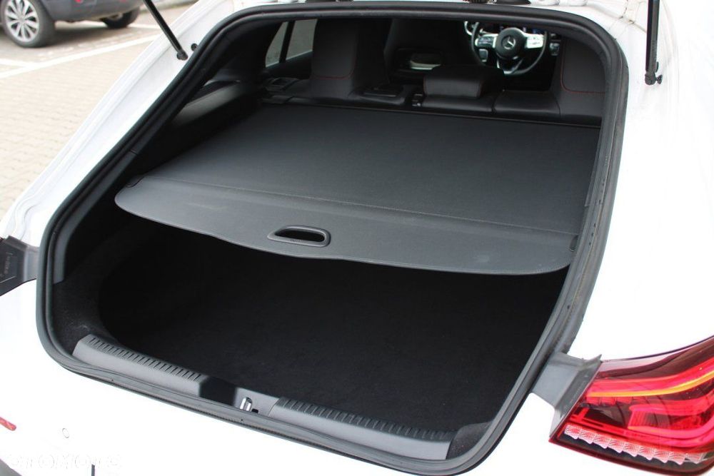 Mercedes-Benz CLA - 13