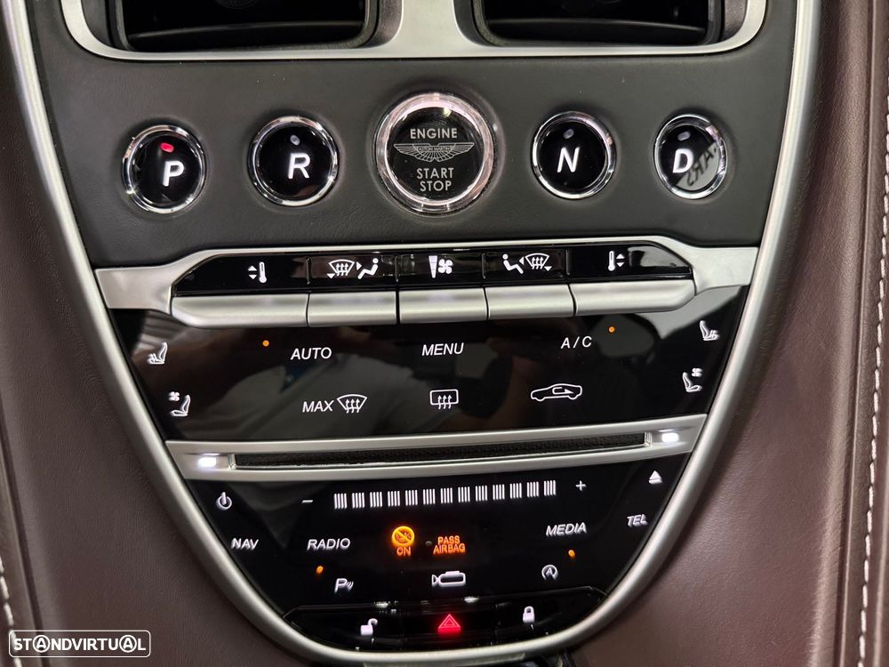 Aston Martin DB11 Coupé V8 Auto - 37