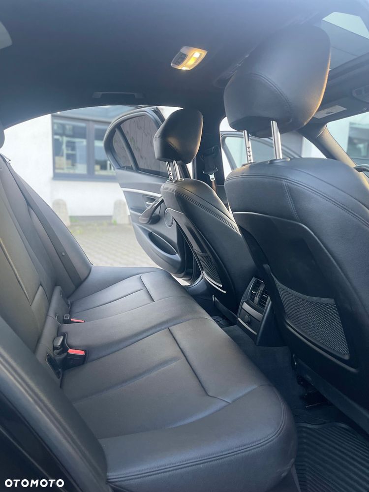 BMW Seria 3 340i Sport Line - 18
