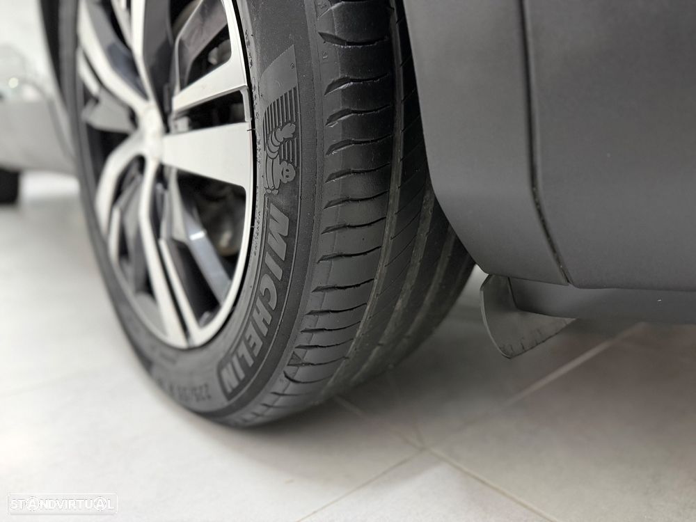 Peugeot 5008 1.5 BlueHDi Allure EAT8 - 8