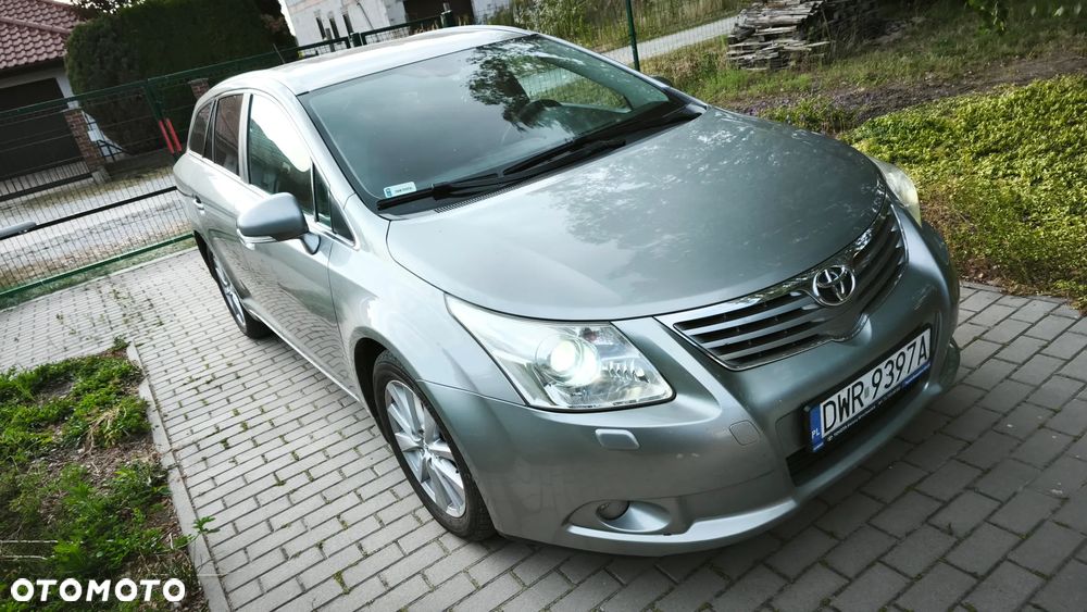 Toyota Avensis - 1