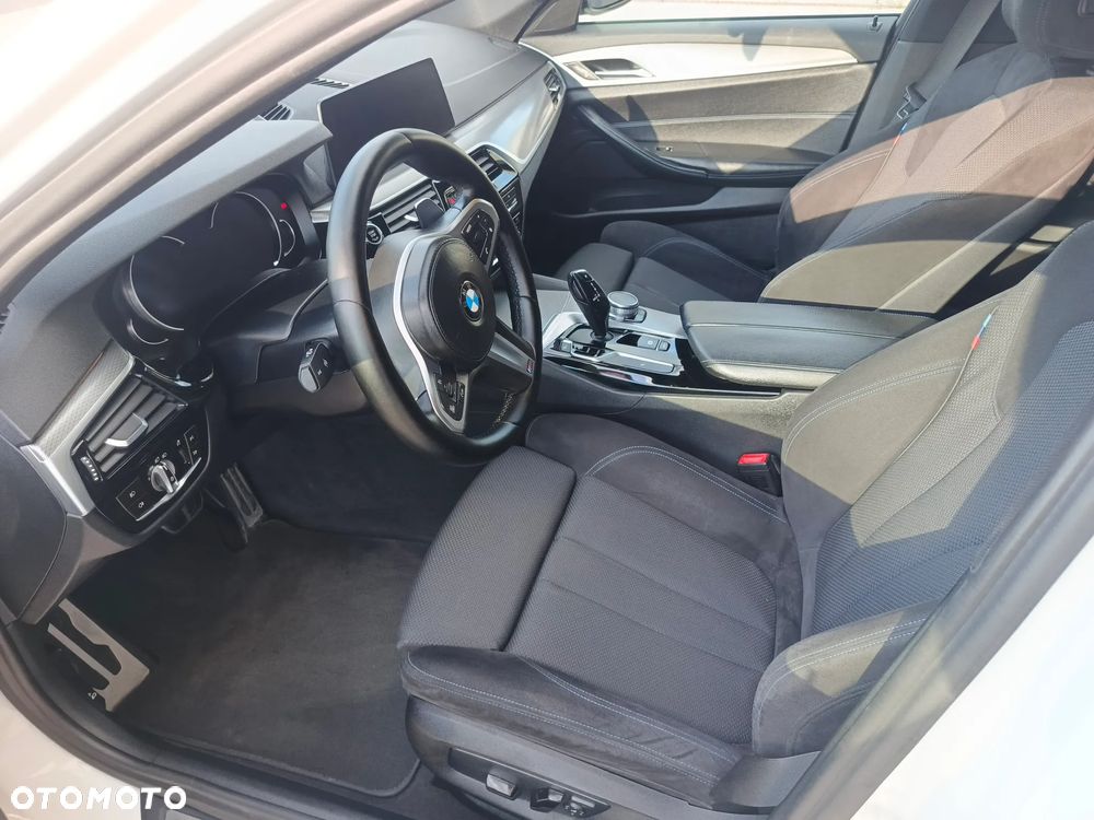 BMW Seria 5 520d M Sport sport - 22