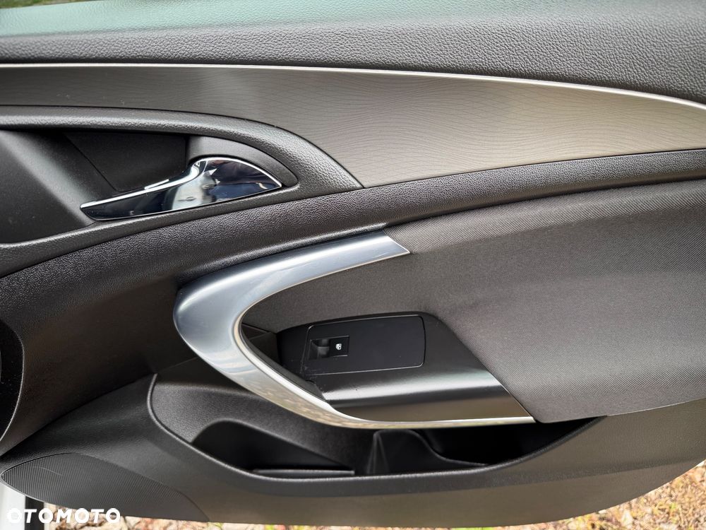 Opel Insignia - 14