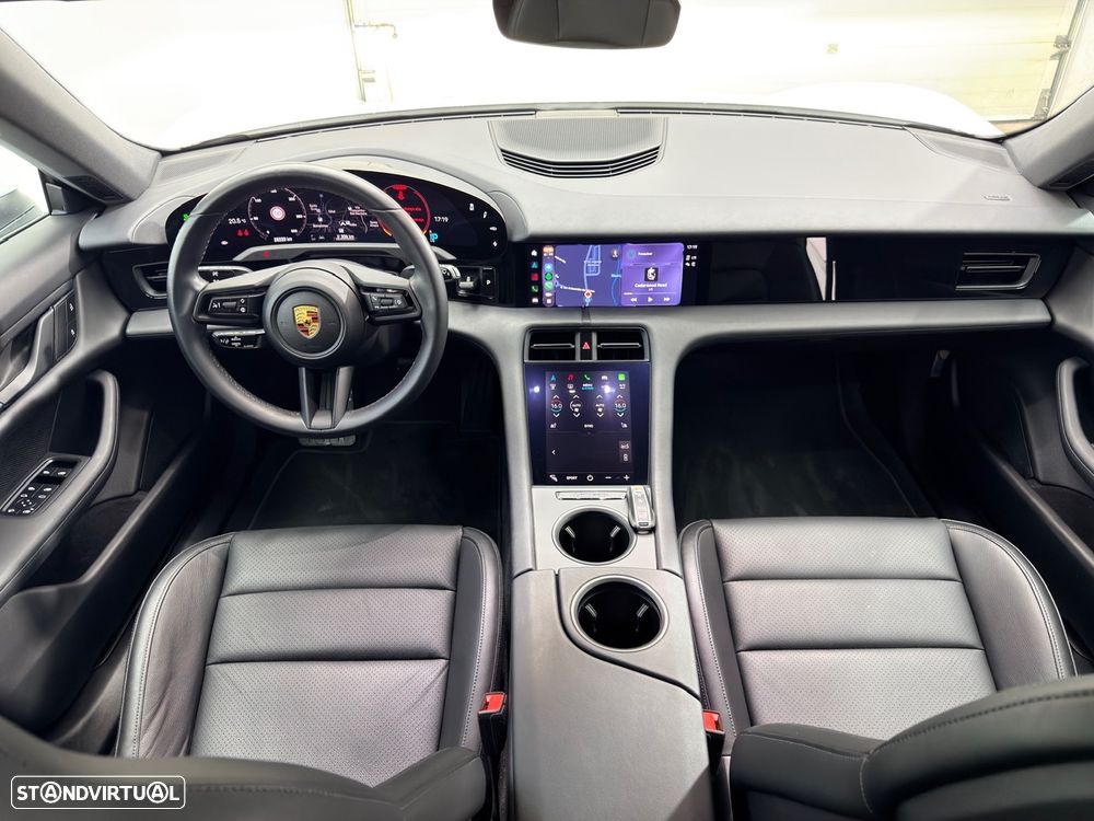 Porsche Taycan Cross Turismo 4 - 28