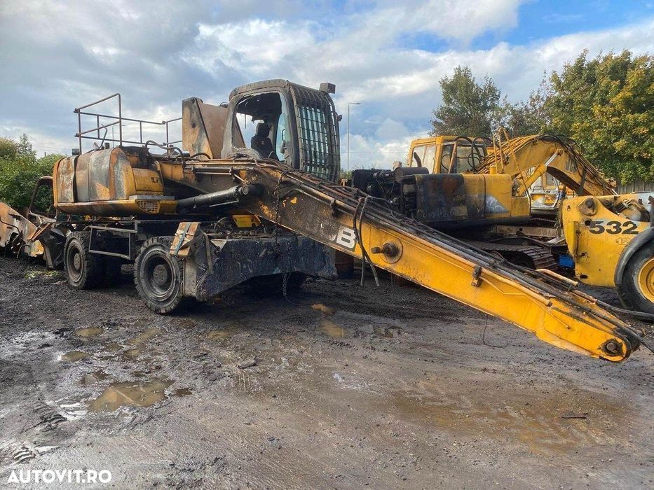 Dezmembram excavator jcb js200w anul 2012 - 1