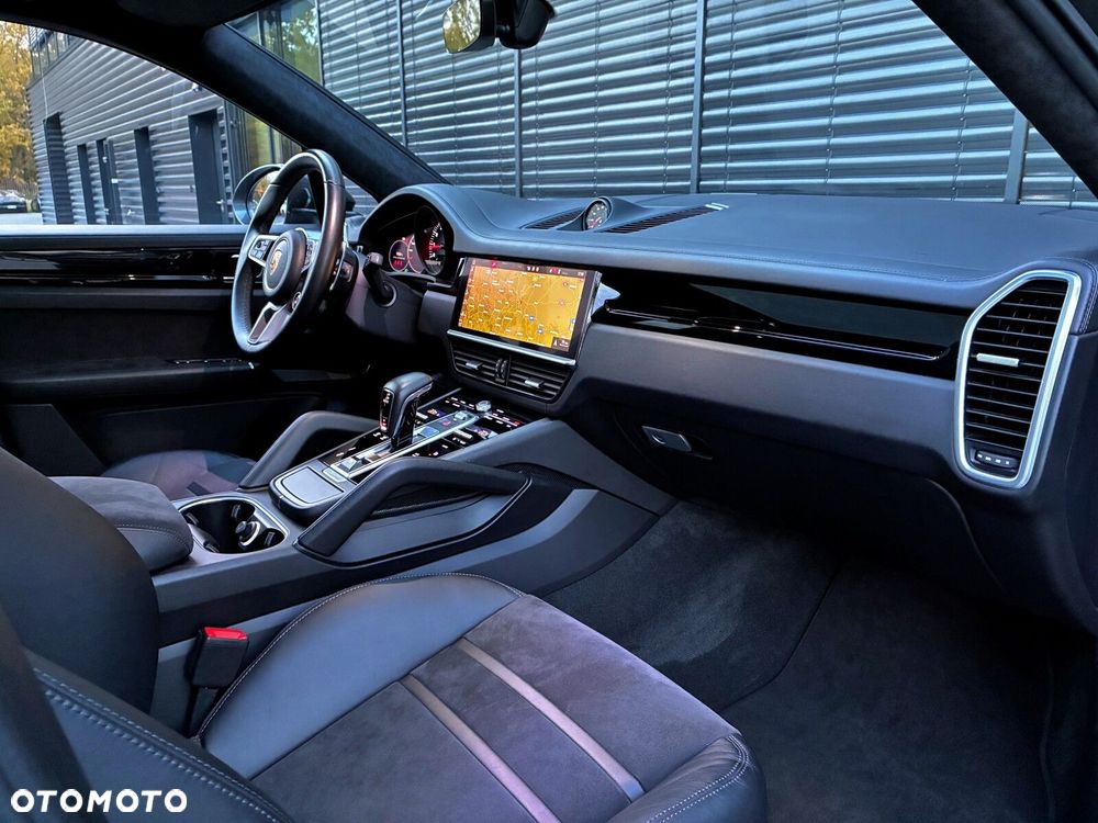 Porsche Cayenne - 41