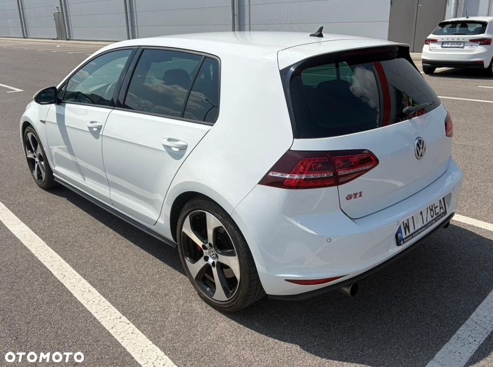 Volkswagen Golf - 4