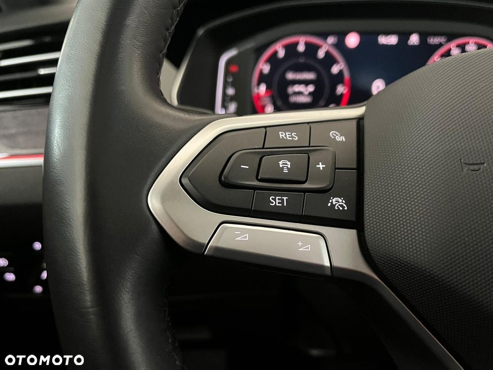 Volkswagen Passat Variant 2.0 TSI Elegance DSG - 26