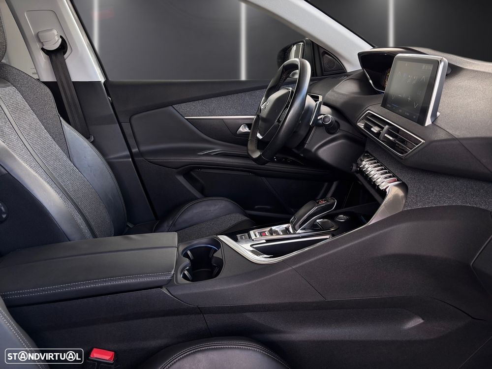 Peugeot 3008 PureTech 130 Stop & Start GPF EAT8 Allure Business-Pack - 16
