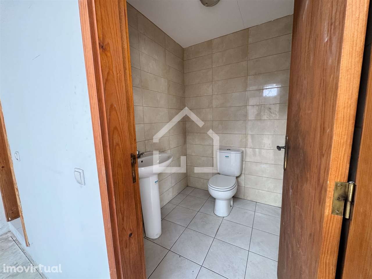 Armazém com 220m2 em S.M.Feira - Grande imagem: 5/8