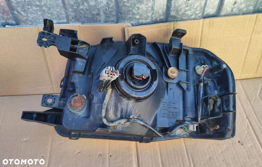 Reflektor prawy Lampa prawa Nissan Navara D22 2001- EU - 2