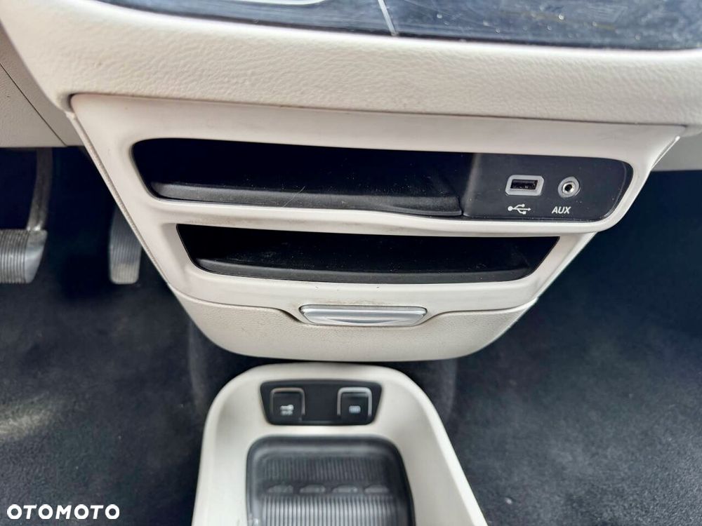 Chrysler Pacifica - 22