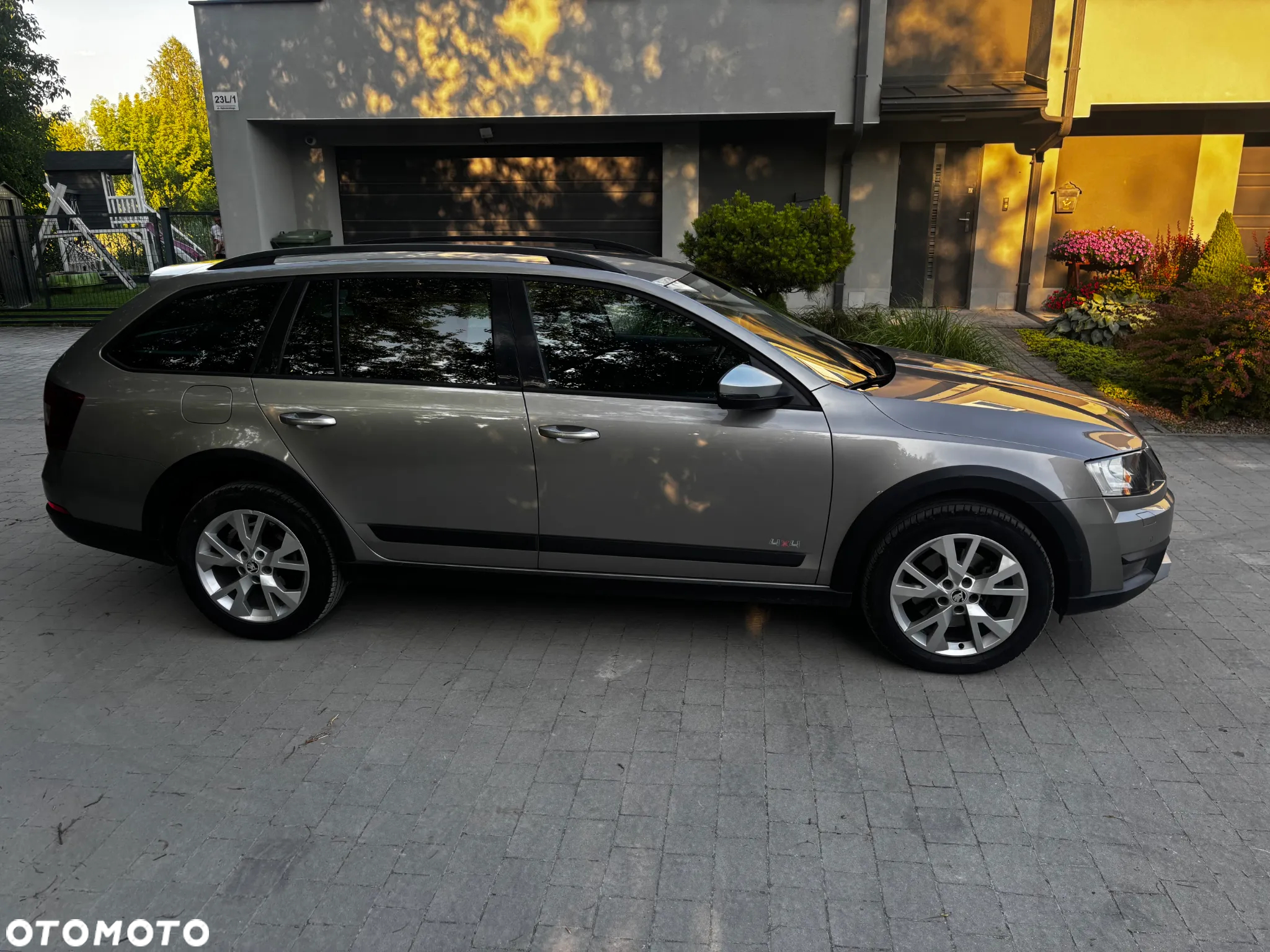 Skoda Octavia 2.0 TDI 4x4 Ambition DSG - 5