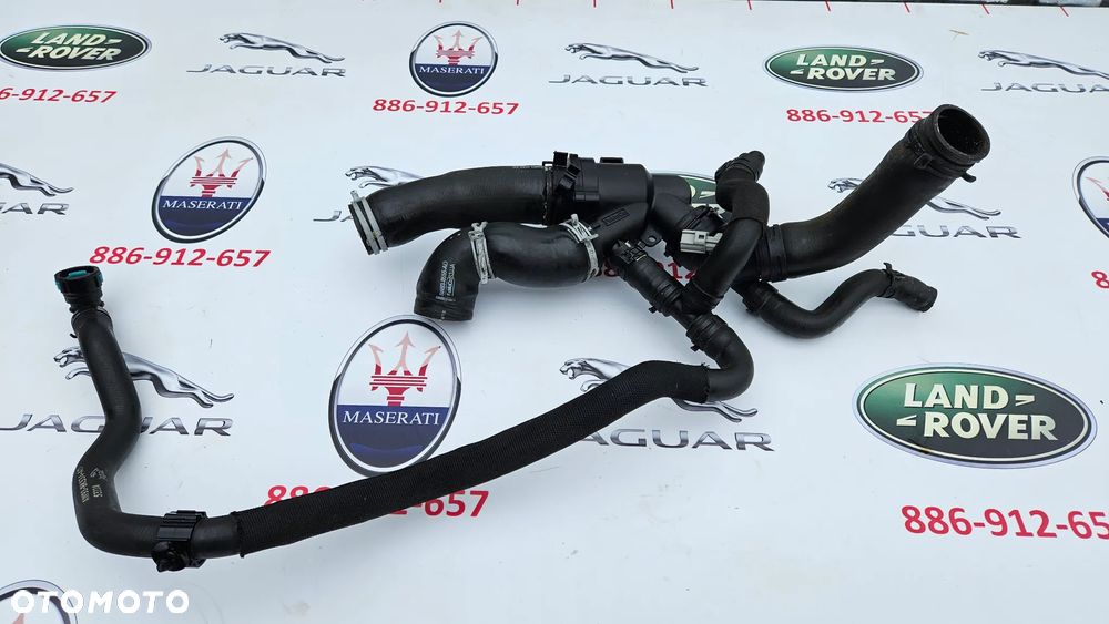 Jaguar XJ 351 2010-2015  3.0 SC 306PS 340 KM 5.0 508PN 385 KM 5.0 SC 510KM 508PS Termostat Króciec termostatu Przewód wody Rurka Obudowa termostatu 8W93-8A587-AG DX23-9A587-AA - 20