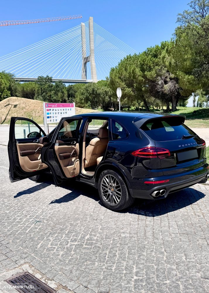 Porsche Cayenne S E-Hybrid - 4