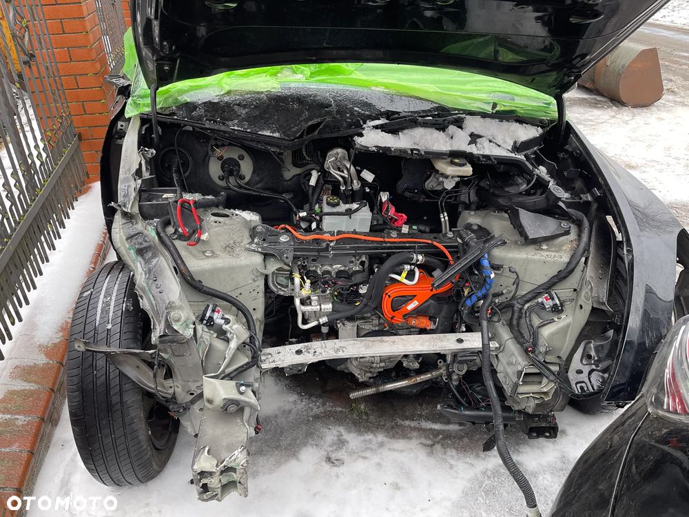 Tesla Y Long Range Dual Motor AWD - 25