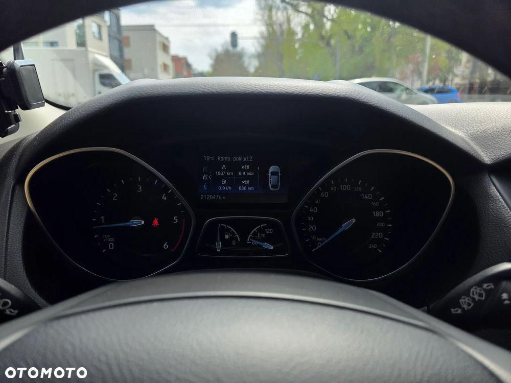 Ford Focus 1.5 TDCi SYNC Edition - 10