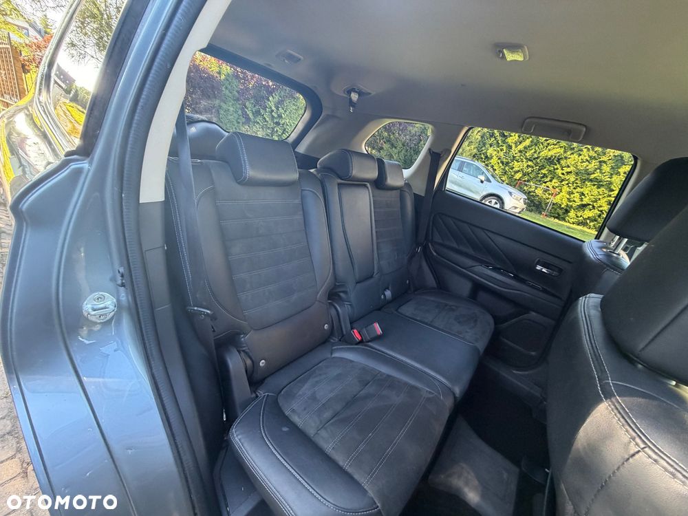 Mitsubishi Outlander Intense + - 25
