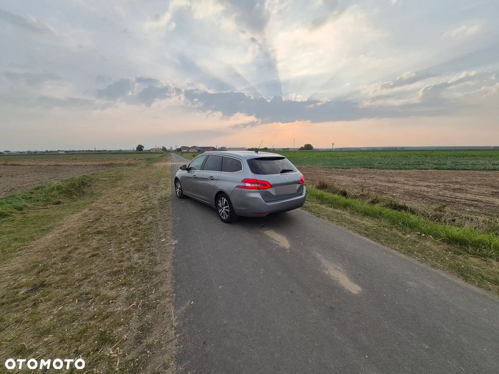 Peugeot 308 1.5 BlueHDi Allure S&S EAT8 - 4