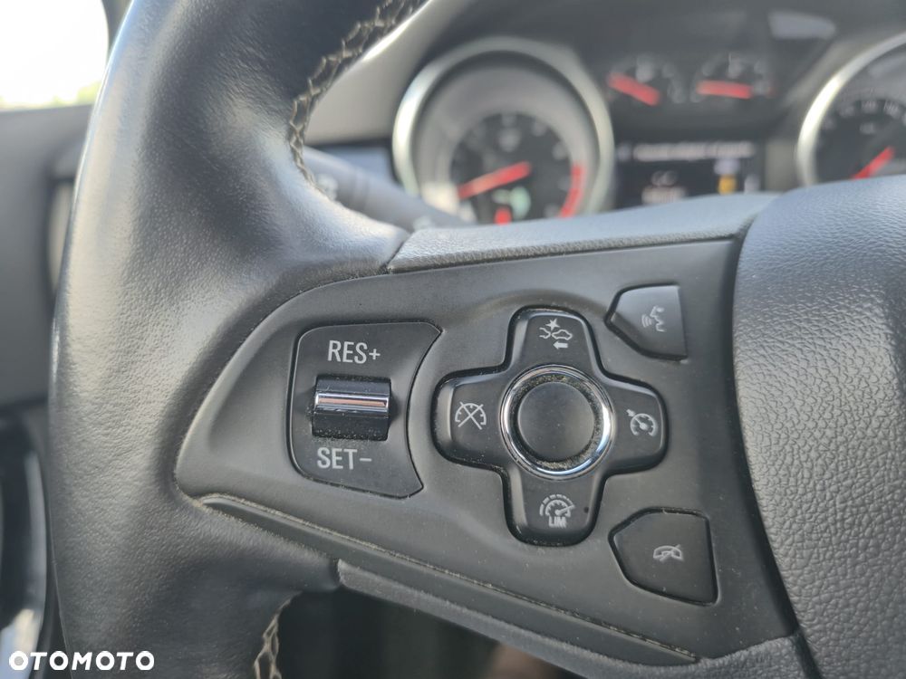 Opel Astra 1.4 Turbo Start/Stop Dynamic - 24