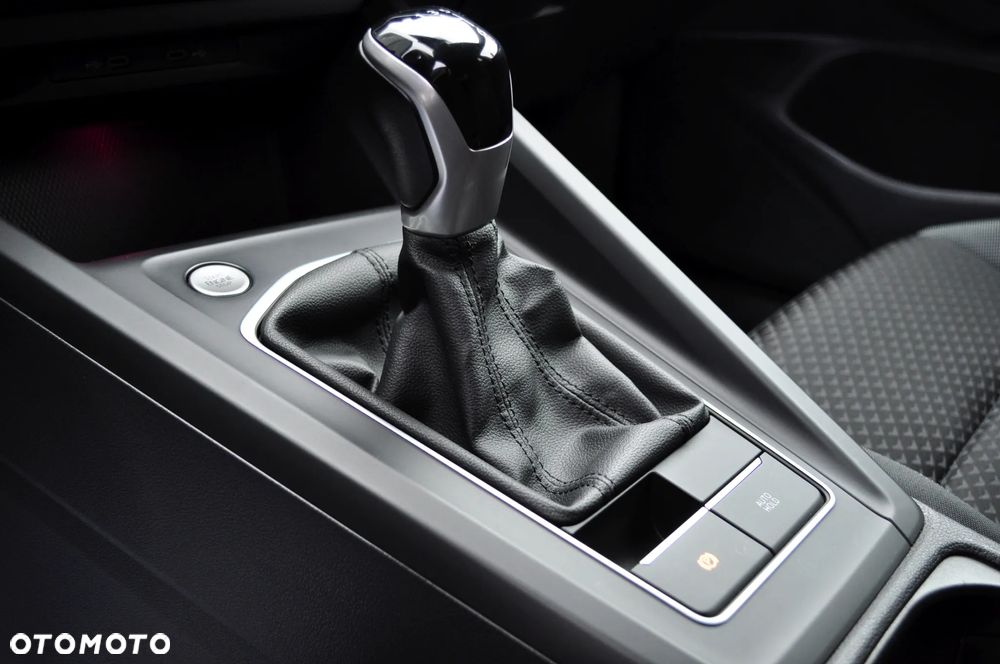 Volkswagen Golf 2.0 TDI SCR Active - 11