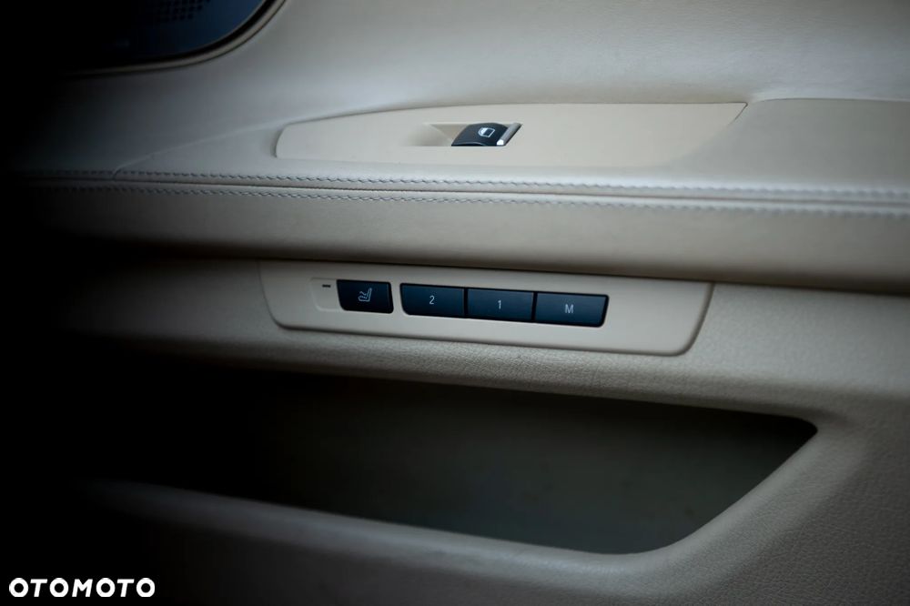 BMW Seria 7 - 23