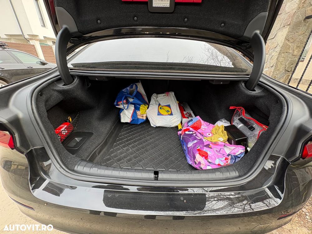 BMW Seria 5 520i AT MHEV - 24