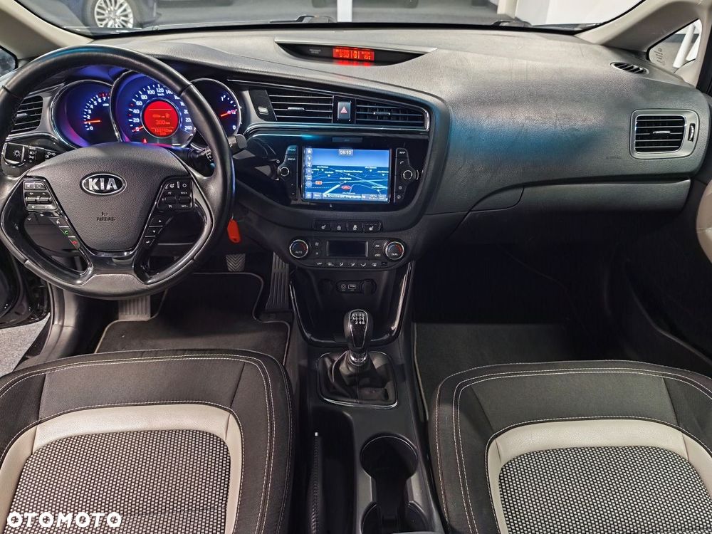 Kia Ceed 1.6 GDI Platinum Edition - 9