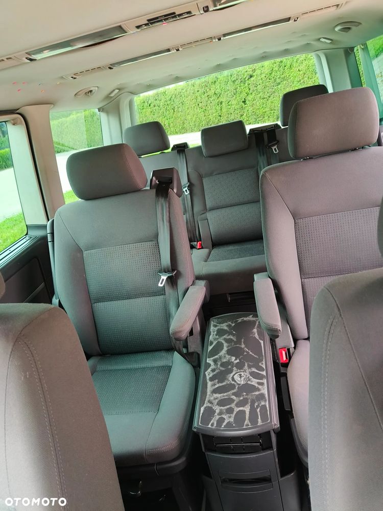 Volkswagen Multivan - 13