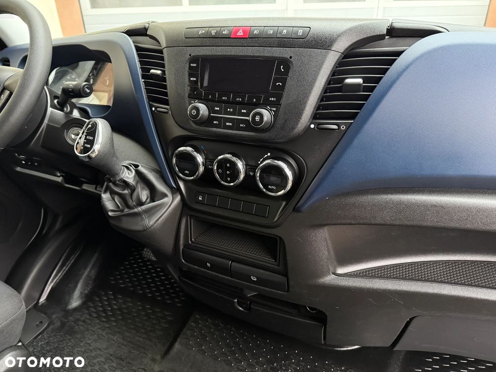 Iveco Daily Izoterma Winda - 22