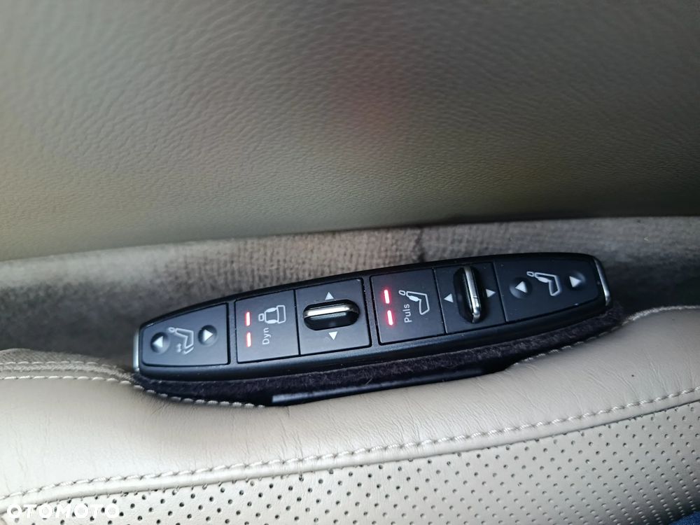 Mercedes-Benz CLS 500 4Matic 7G-TRONIC - 25