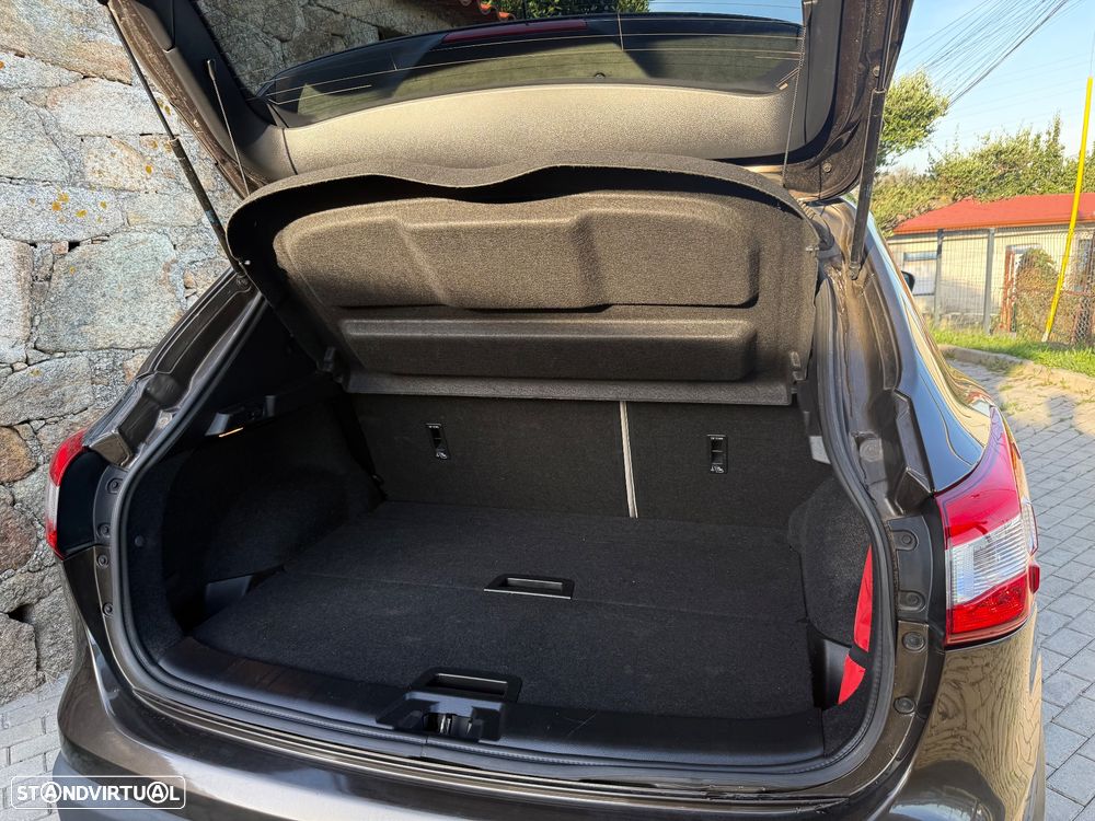 Nissan Qashqai 1.6 dCi Tekna Alcantara Xtronic - 31