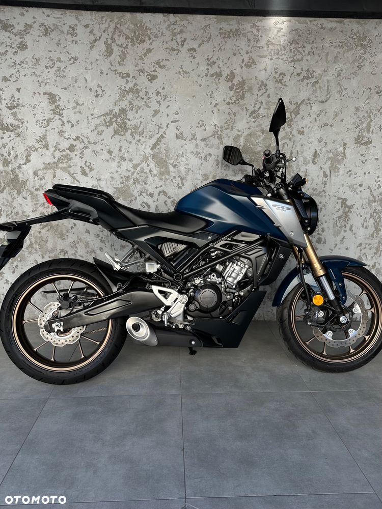 Honda CB - 1