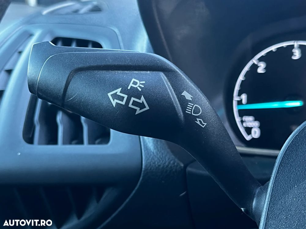 Ford Transit Connect 1.5 EcoBlue 100CP 6MT DCIV SWB(L1) Trend - 16