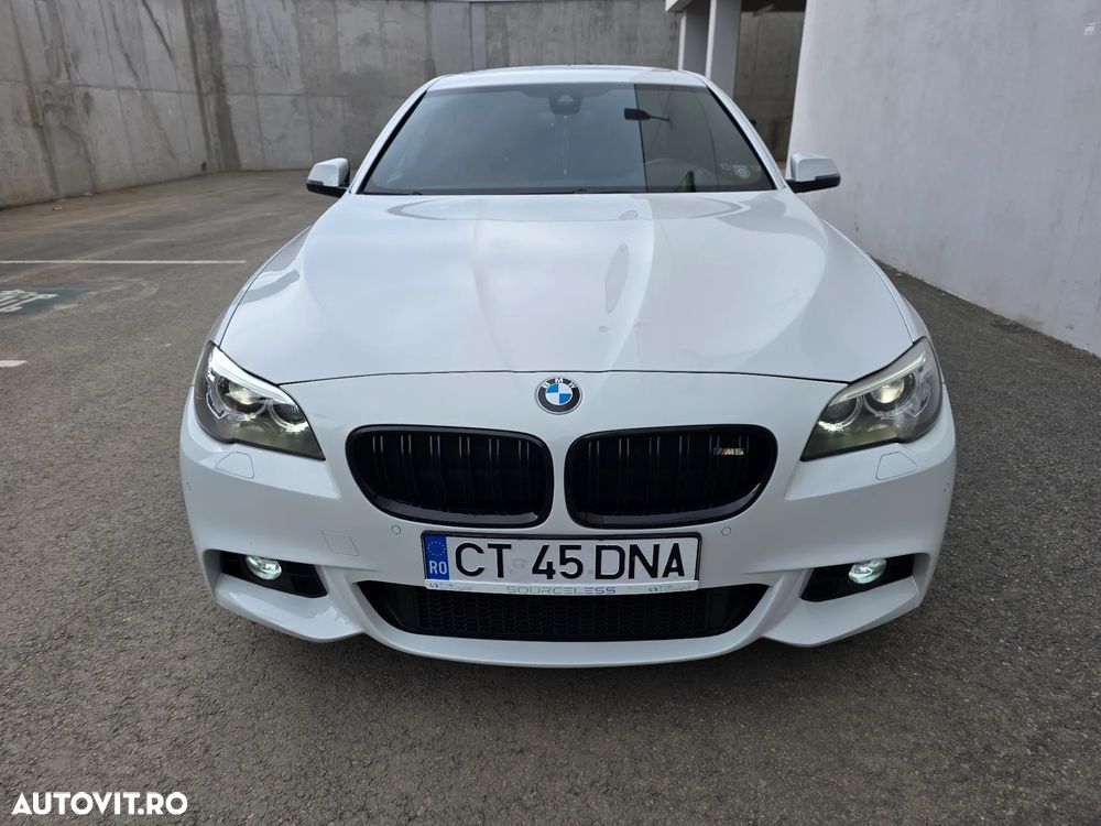 BMW Seria 5 525d xDrive AT - 11